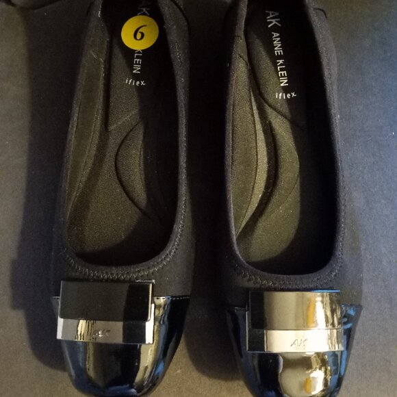 Anne Klein patent leather flats style shoe size 9 - Picture 4 of 6